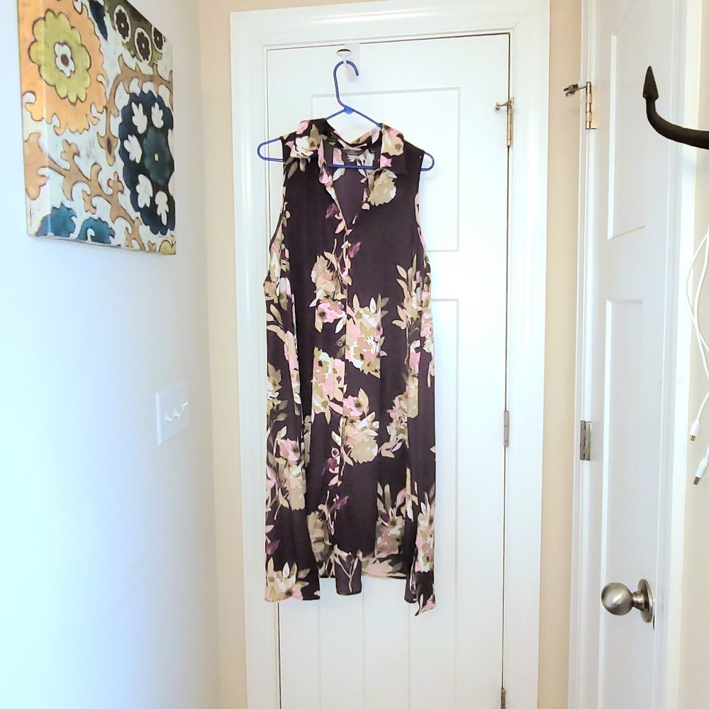 Mlle Gabrielle high-low Trapeze dress, 1xl. NWT. Eggplant with floral design.